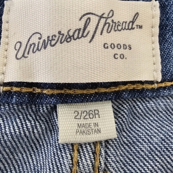 Universal Thread Boyfriend Patch Raw Hem Jeans size 2/26R - Picture 7 of 9